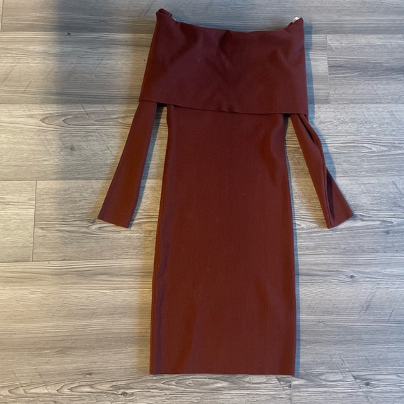 Aritzia Wilfred Knit, Off Shoulder Dress. Burt Orange. Size Small - Picture 3 of 4
